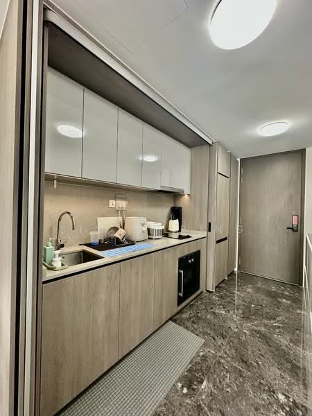 Avenue South Residence Condominium For Sale at S$ 1,418,000 | PropertyGuru Singapore - Kitchen