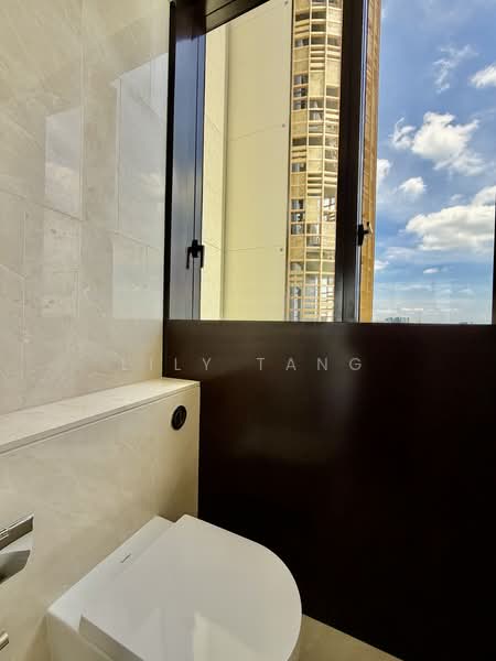 Klimt Cairnhill Condominium For Sale at S$ 8,300,000 | PropertyGuru Singapore - Bathroom