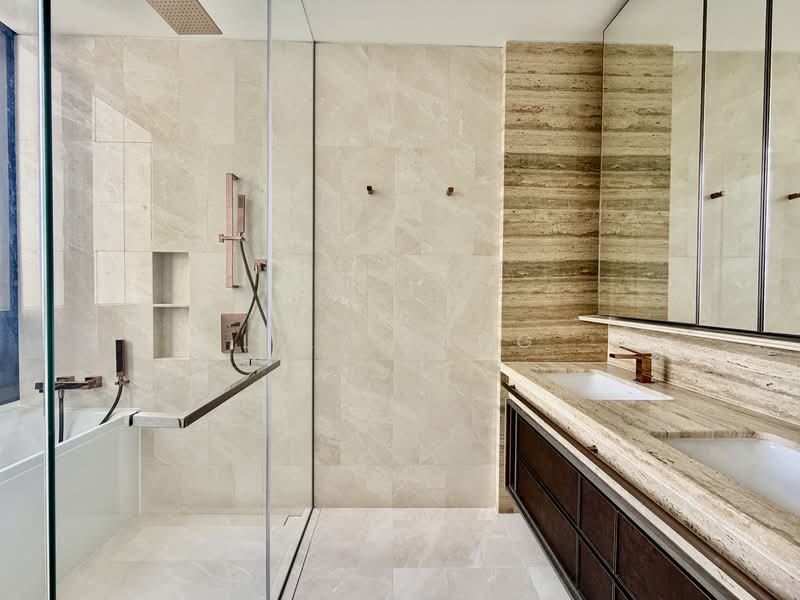 Klimt Cairnhill Condominium For Sale at S$ 8,300,000 | PropertyGuru Singapore - Bathroom