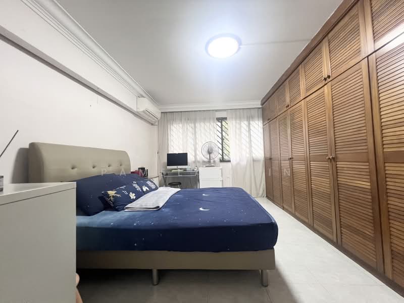 122 Simei Street 1 HDB Flat For Sale at S$ 750,000 | PropertyGuru Singapore - Bedroom
