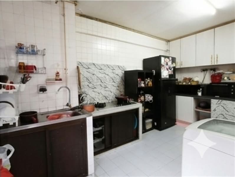 127 Ang Mo Kio Avenue 3 HDB Flat For Sale at S$ 458,888 | PropertyGuru Singapore - Kitchen