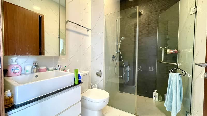Spacious 1 Bed Loft plus Study next to Tanah Merah MRT, , 1 Bedroom, 441 sqft, Condominium For Rent, by Aina Lie 李艾娜, 500075996 - Bathroom - PropertyGuru.com.sg