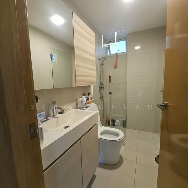 The Tampines Trilliant Executive Condominium For Sale at S$ 1,650,000 | PropertyGuru Singapore - Bathroom