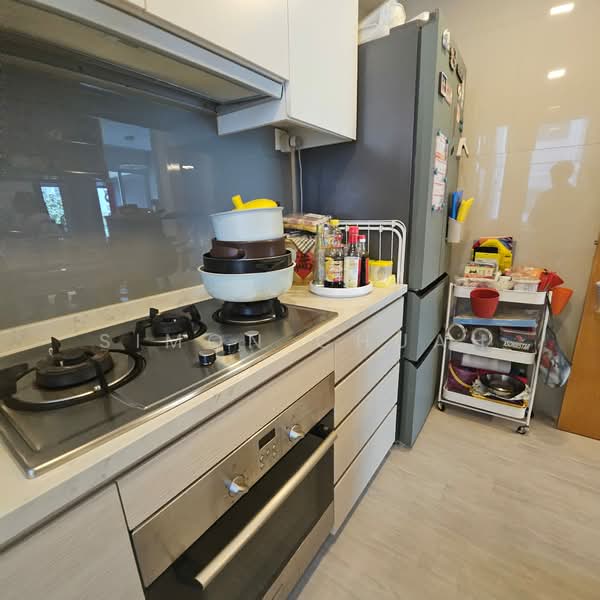 The Tampines Trilliant Executive Condominium For Sale at S$ 1,650,000 | PropertyGuru Singapore - Kitchen