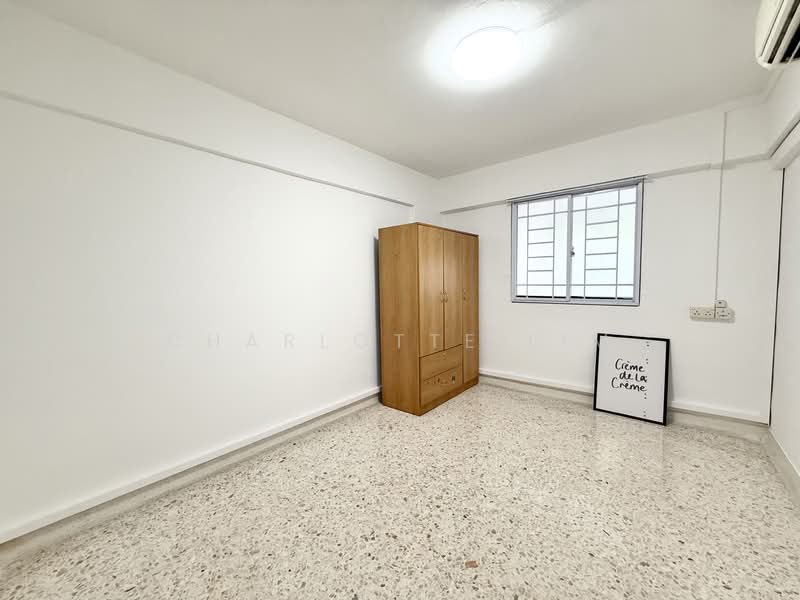403 Ang Mo Kio Avenue 10, 403 Ang Mo Kio Avenue 10, 2 Bedrooms, 721 sqft, HDB Flat For Rent, by Charlotte Lim, 500076014 - Common bedroom  - PropertyGuru.com.sg