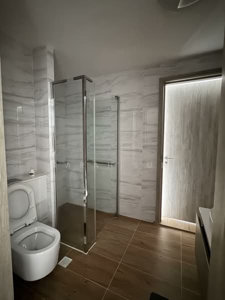 The Alps Residences Condominium For Sale at S$ 838,000 | PropertyGuru Singapore - Bathroom