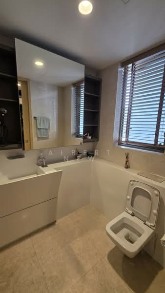 Cairnhill Nine Condominium For Sale at S$ 2,588,000 | PropertyGuru Singapore - Bathroom