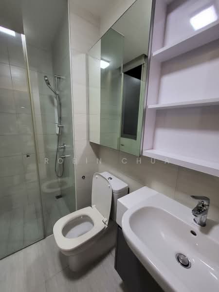 The Tembusu Condominium For Sale at S$ 1,600,000 | PropertyGuru Singapore - Bathroom