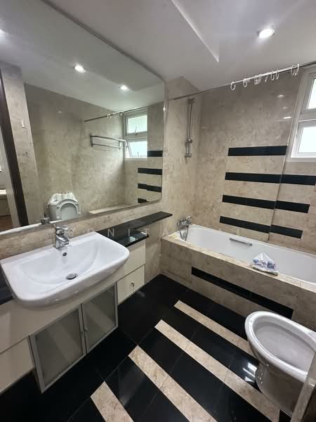 The Warren, 37 Choa Chu Kang Loop, 4 Bedrooms, 1,474 sqft, Apartment For Rent, by Sunita Rai, 500076034 - Bathroom - PropertyGuru.com.sg