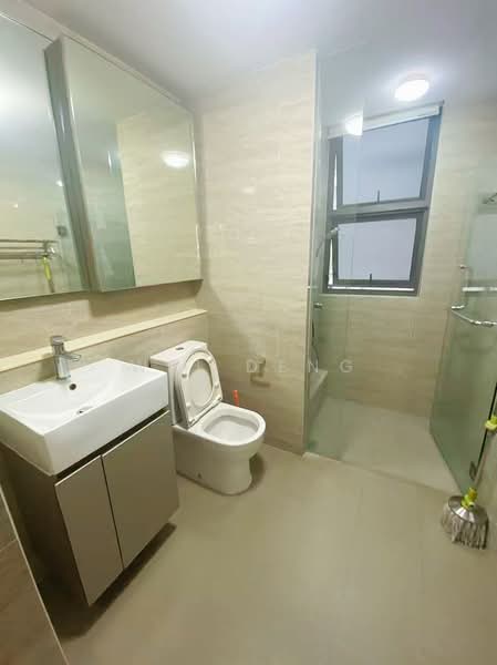 Waterwoods, 25 Punggol Field Walk, 4 Bedrooms, 1,281 sqft, Executive Condominium For Rent, by WEI DENG, 500076039 - Bathroom - PropertyGuru.com.sg