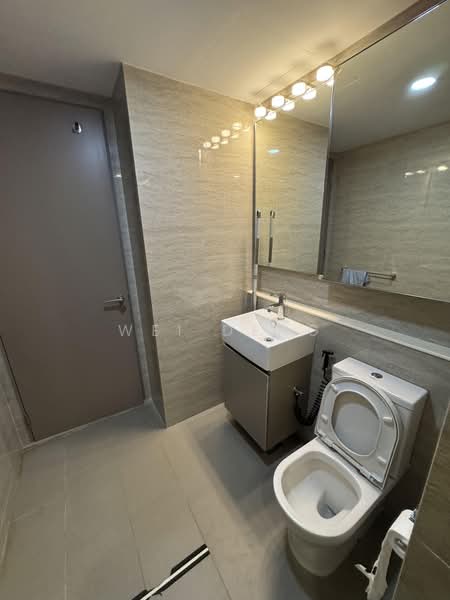 Waterwoods, 25 Punggol Field Walk, 4 Bedrooms, 1,281 sqft, Executive Condominium For Rent, by WEI DENG, 500076039 - Bathroom - PropertyGuru.com.sg
