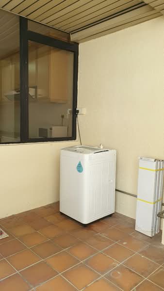 The Draycott Condominium For Sale at S$ 3,500,000 | PropertyGuru Singapore - Kitchen