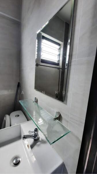 208 Jurong East Street 21, 208 Jurong East Street 21, Room Rental, 2,000 sqft, HDB Flat For Rent, by Alan Huy, 500076078 - Bathroom - PropertyGuru.com.sg