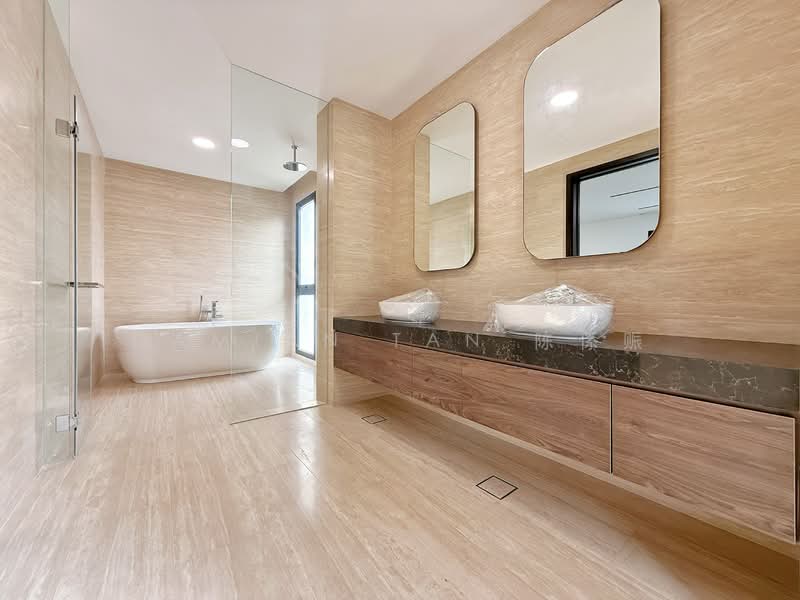 ⭐️JUST TOP BRAND NEW HOUSE WITHIN 1KM TO HENRY PARK PRIMARY SCHOOL!⭐️ Detached House For Sale at S$ 19,800,000 | PropertyGuru Singapore - Bathroom