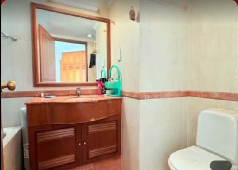 Hillbrooks Condominium For Sale at S$ 1,998,888 | PropertyGuru Singapore - Bathroom