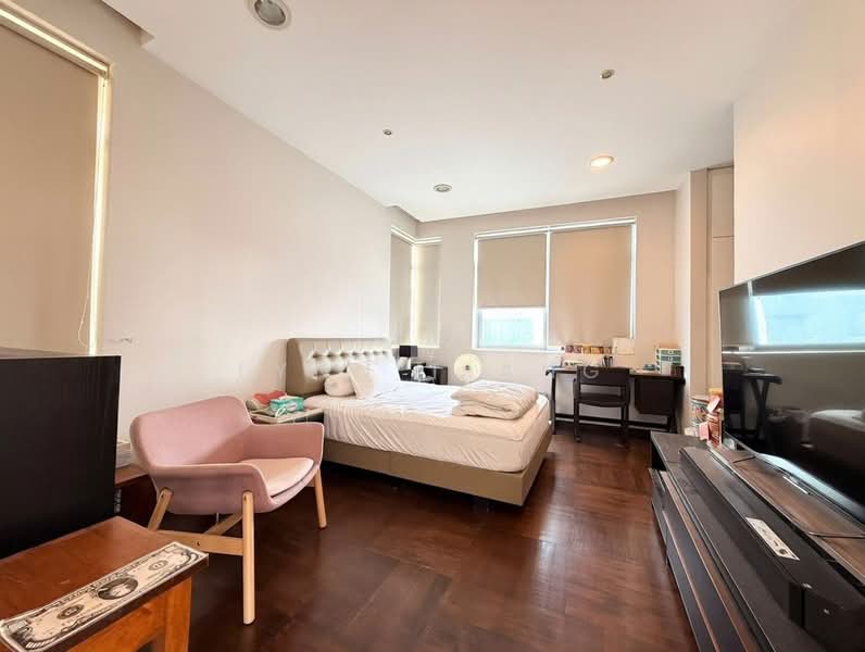 ❤️GIANT⚡️Spacious Luxury Semi-D w Pool, Fish Pond & Attic at Serangoon Garden Estate Semi-Detached House For Sale at S$ 8,800,000 | PropertyGuru Singapore - Bedroom