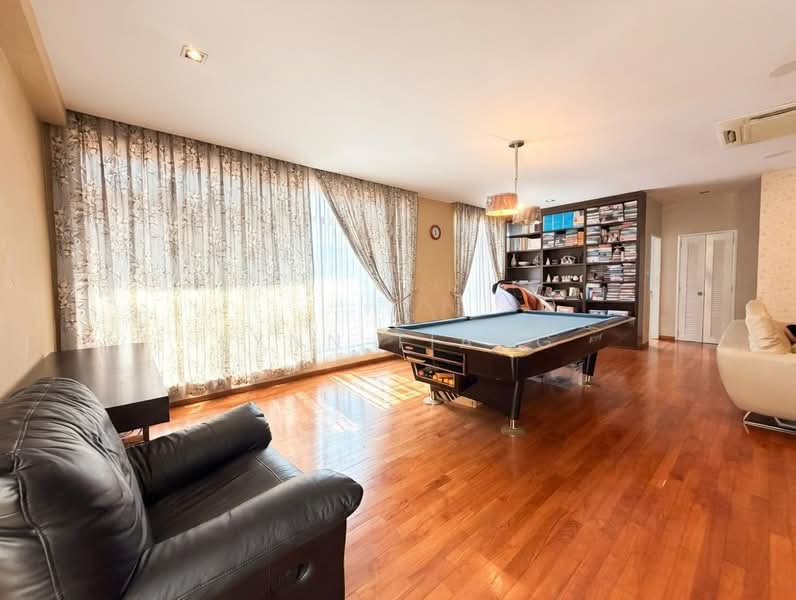 ❤️GIANT⚡️Spacious Luxury Semi-D w Pool, Fish Pond & Attic at Serangoon Garden Estate Semi-Detached House For Sale at S$ 8,800,000 | PropertyGuru Singapore - Living Room