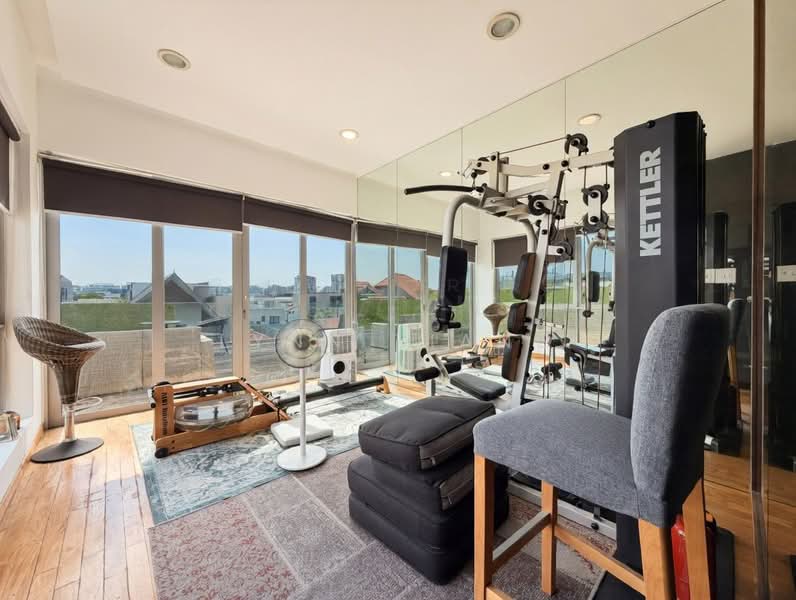 ❤️GIANT⚡️Spacious Luxury Semi-D w Pool, In-Ground Fish Pond & Attic at Serangoon Garden Estate Semi-Detached House For Sale at S$ 8,800,000 | PropertyGuru Singapore - Gym