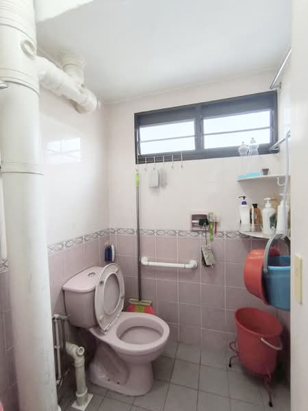255 Ang Mo Kio Avenue 4, 255 Ang Mo Kio Avenue 4, Room Rental, 100 sqft, HDB Flat For Rent, by Kenny Kan, 500076095 - Bathroom - PropertyGuru.com.sg