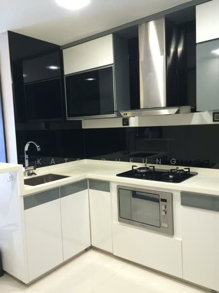 River Place Condominium For Sale at S$ 1,700,000 | PropertyGuru Singapore - Kitchen
