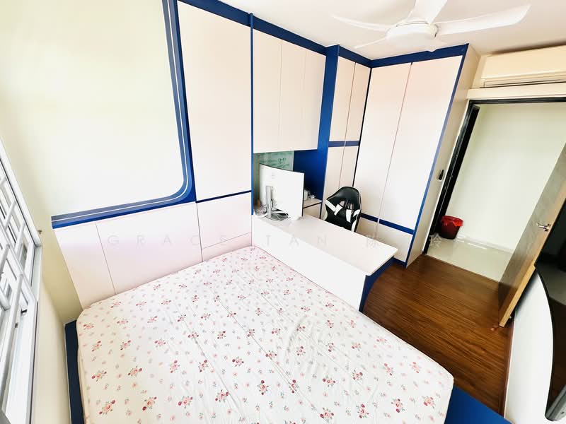 415B Fernvale Link HDB Flat For Sale at S$ 938,000 | PropertyGuru Singapore - Bedroom