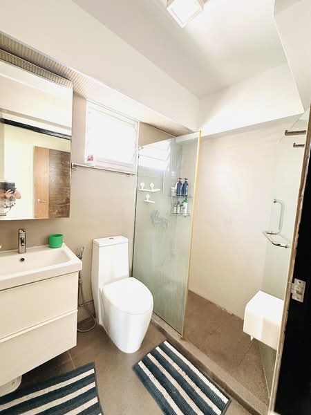 415B Fernvale Link HDB Flat For Sale at S$ 938,000 | PropertyGuru Singapore - Bathroom