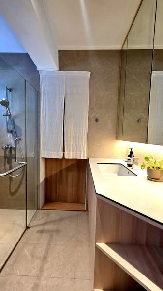 11 Holland Drive HDB Flat For Sale at S$ 558,888 | PropertyGuru Singapore - Bathroom