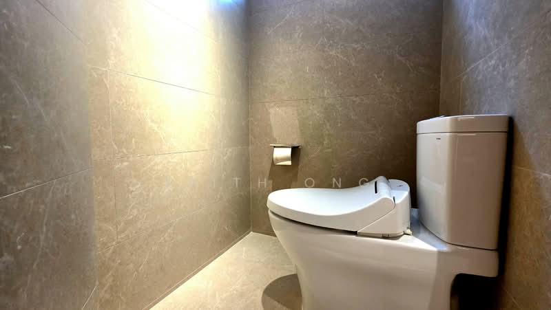 11 Holland Drive HDB Flat For Sale at S$ 558,888 | PropertyGuru Singapore - Bathroom