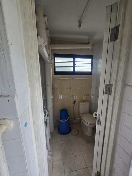 216 Yishun Street 21, 216 Yishun Street 21, Room Rental, 2,000 sqft, HDB Flat For Rent, by Alan Huy, 500076134 - Bathroom - PropertyGuru.com.sg