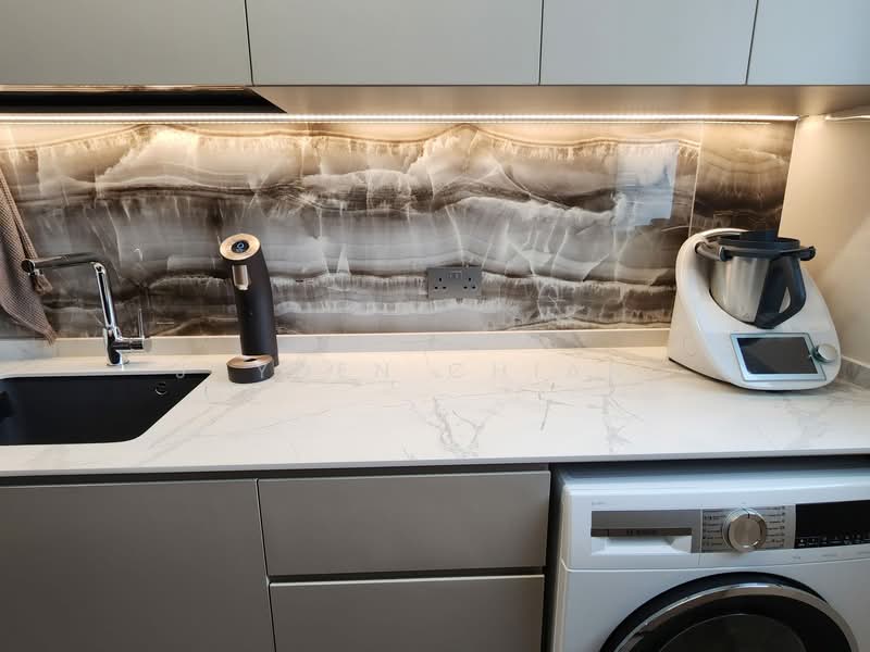 Skies Miltonia Condominium For Sale at S$ 1,268,000 | PropertyGuru Singapore - Kitchen