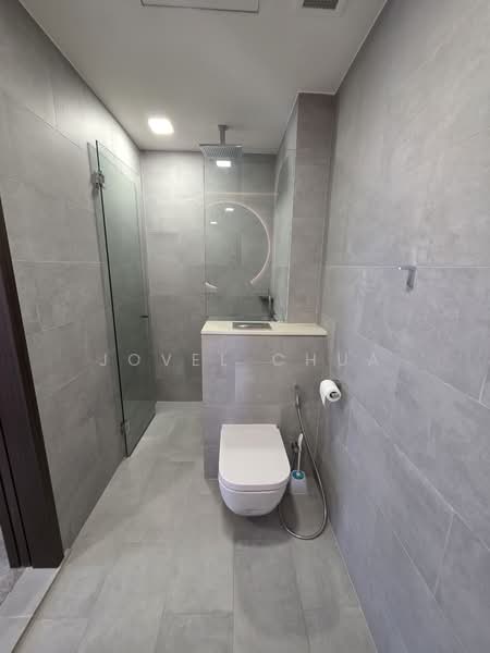 The Iveria, 2 Kim Yam Road, 3 Bedrooms, 947 sqft, Condominium For Rent, by Jovel Chua, 500076144 - Bathroom - PropertyGuru.com.sg