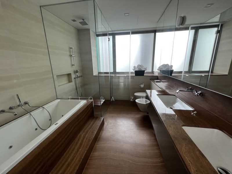 Hilltops Condominium For Sale at S$ 12,800,000 | PropertyGuru Singapore - Bathroom