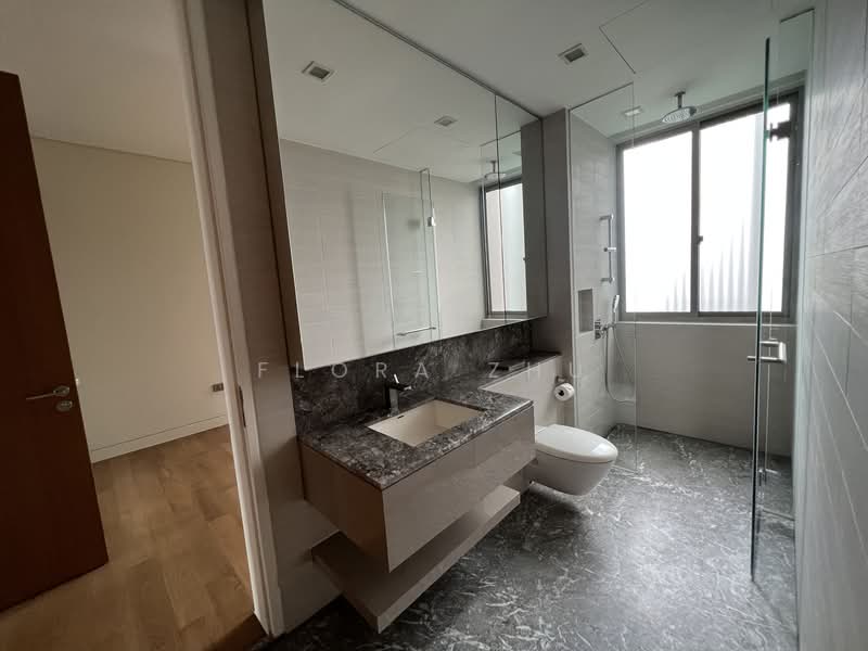 Hilltops Condominium For Sale at S$ 12,800,000 | PropertyGuru Singapore - Bathroom