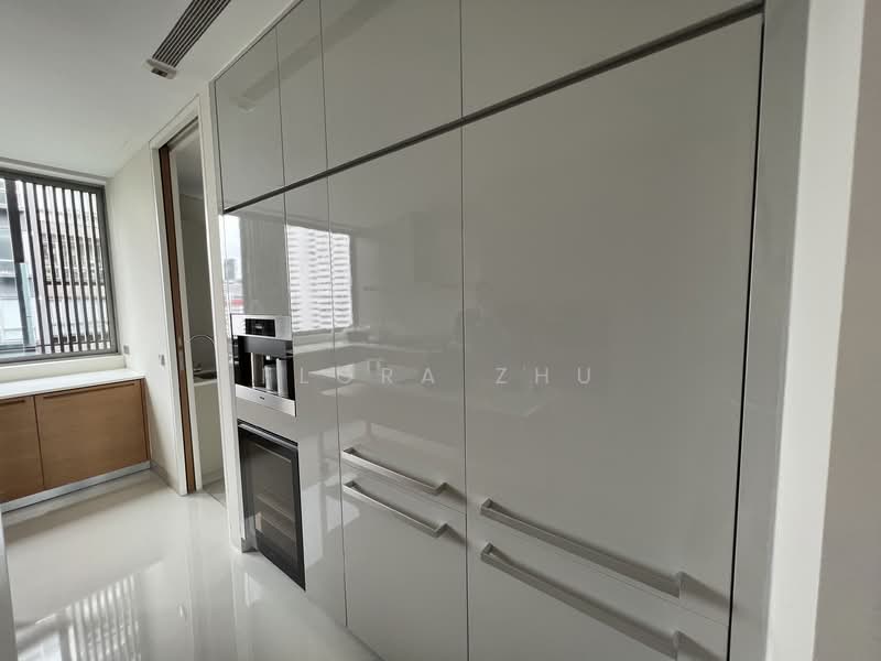 Hilltops Condominium For Sale at S$ 12,800,000 | PropertyGuru Singapore - Kitchen
