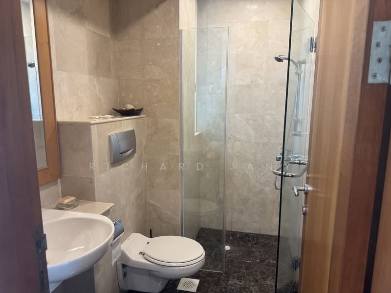 The Hermitage Apartment For Sale at S$ 2,000,000 | PropertyGuru Singapore - Bathroom