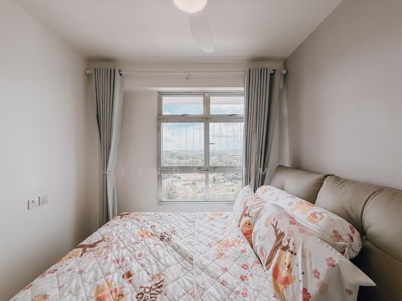 409A Northshore Drive HDB Flat For Sale at S$ 980,000 | PropertyGuru Singapore - Bedroom