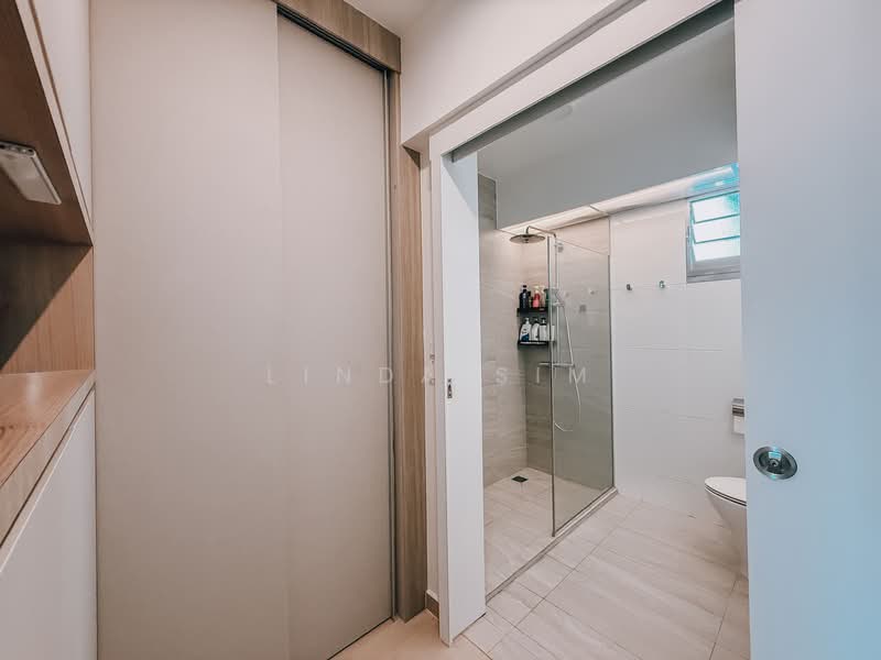409A Northshore Drive HDB Flat For Sale at S$ 980,000 | PropertyGuru Singapore - Bathroom