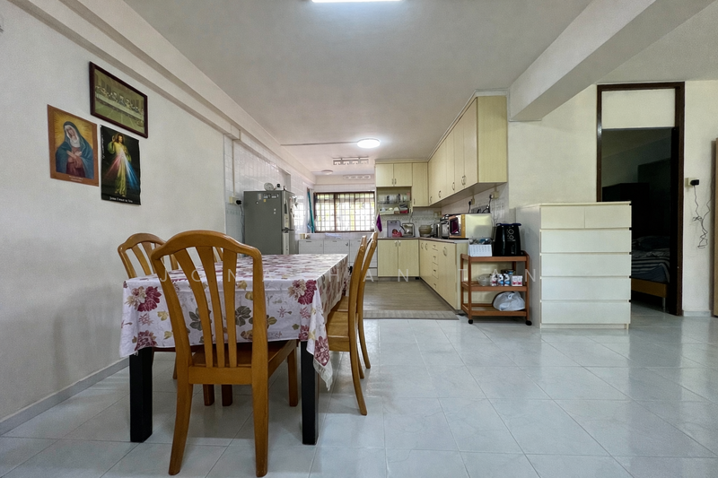 560 Pasir Ris Street 51 HDB Flat For Sale at S$ 550,000 | PropertyGuru Singapore - Kitchen