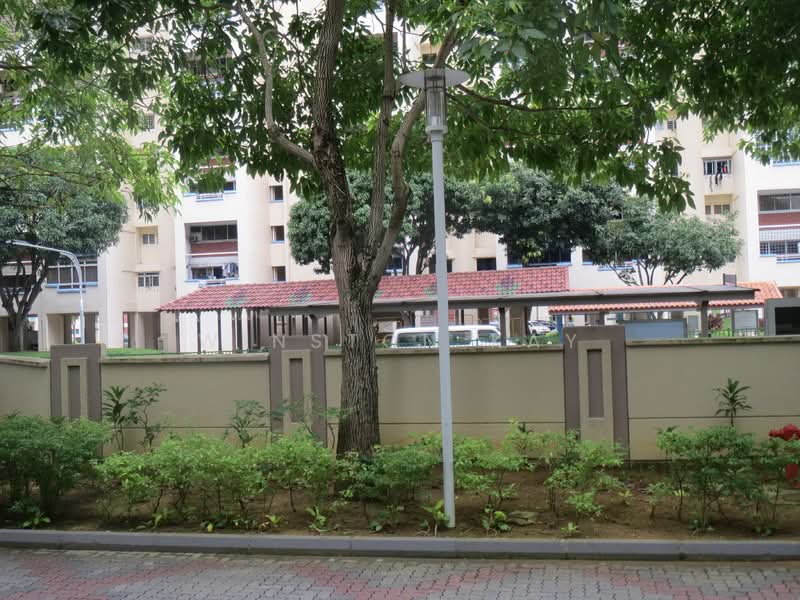 Rio Vista, 32 Upper Serangoon View, 3 Bedrooms, 1,238 sqft, Condominium For Rent, by Winston Kay, 500076184 - Public Bus Stop Just Outside the Condo - PropertyGuru.com.sg