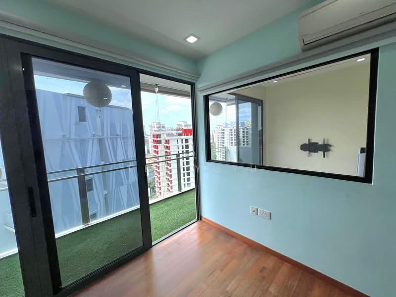 Urban Vista Condominium For Sale at S$ 1,490,000 | PropertyGuru Singapore - Balcony