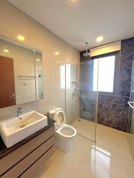 Urban Vista Condominium For Sale at S$ 1,490,000 | PropertyGuru Singapore - Bathroom
