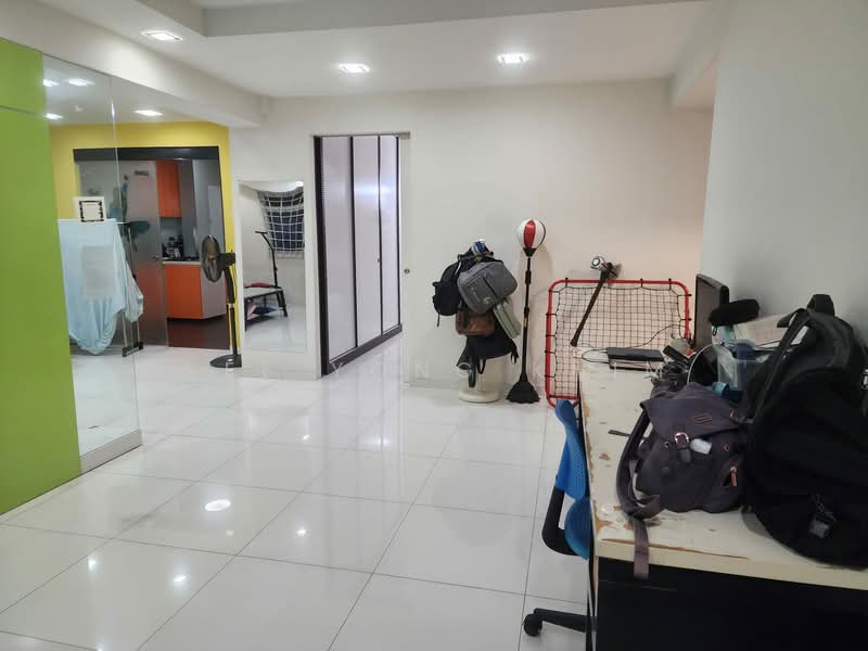 21 Queen's Close HDB Flat For Sale at S$ 900,000 | PropertyGuru Singapore - Interior