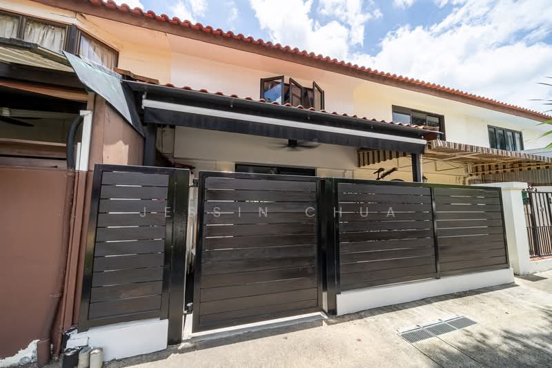 56 Jalan Ma'mor, 56 Jalan Ma'mor, 2 Bedrooms, 842 sqft, HDB Flat For Sale, by Jessin Chua, 500076193 - Exterior - PropertyGuru.com.sg