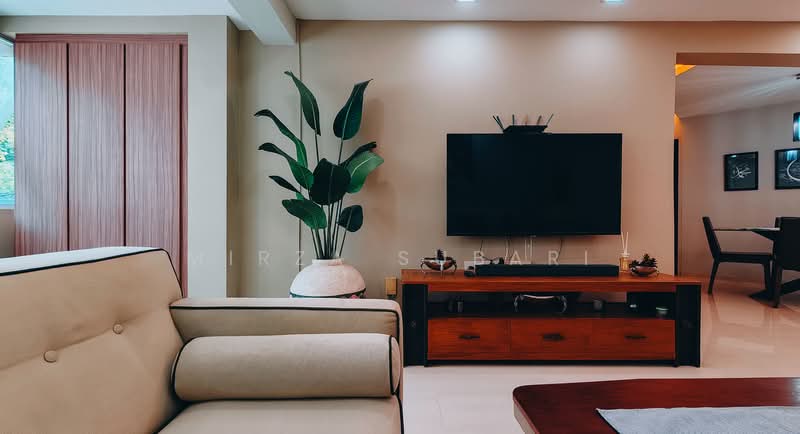 605 Bedok Reservoir Road HDB Flat For Sale at S$ 670,000 | PropertyGuru Singapore - Living Room