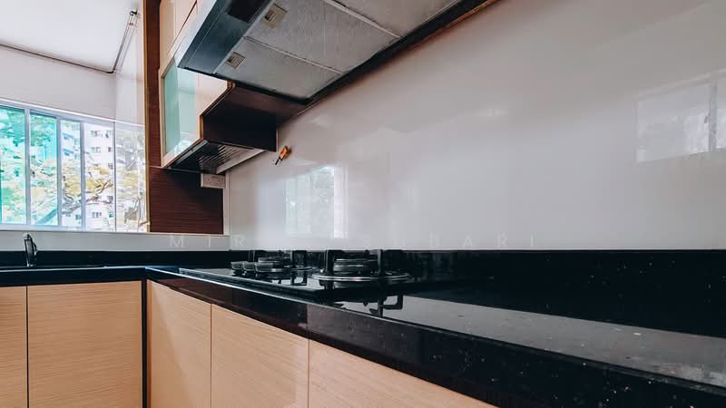 605 Bedok Reservoir Road HDB Flat For Sale at S$ 670,000 | PropertyGuru Singapore - Kitchen