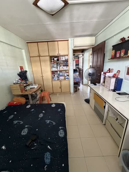 46 Jalan Bukit Ho Swee HDB Flat For Sale at S$ 440,000 | PropertyGuru Singapore - Kitchen