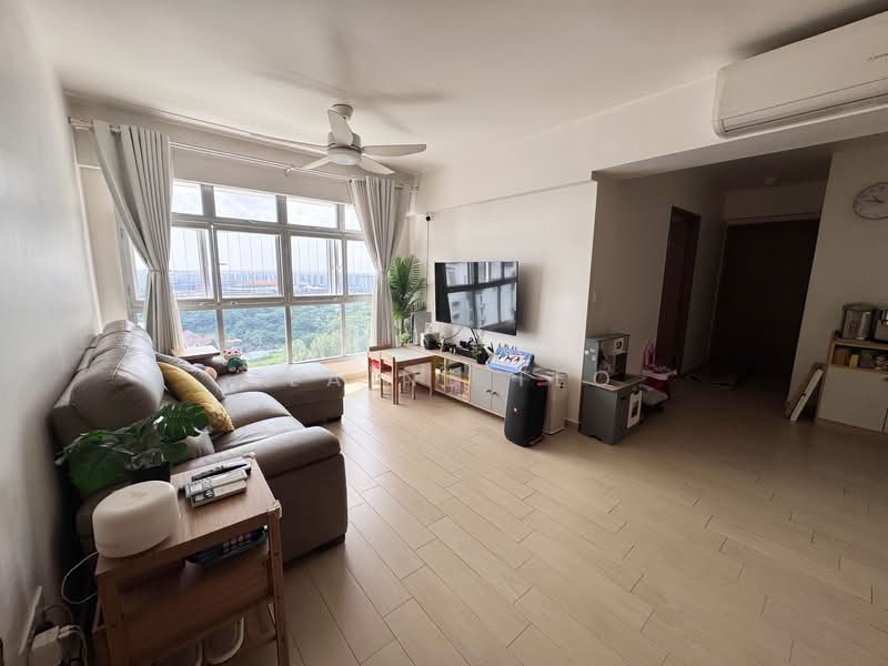 409A Northshore Drive, 409A Northshore Drive, 3 Bedrooms, 1,205 sqft, HDB Flat For Sale, by Elaine Teo, 500076218 - Living Room - PropertyGuru.com.sg