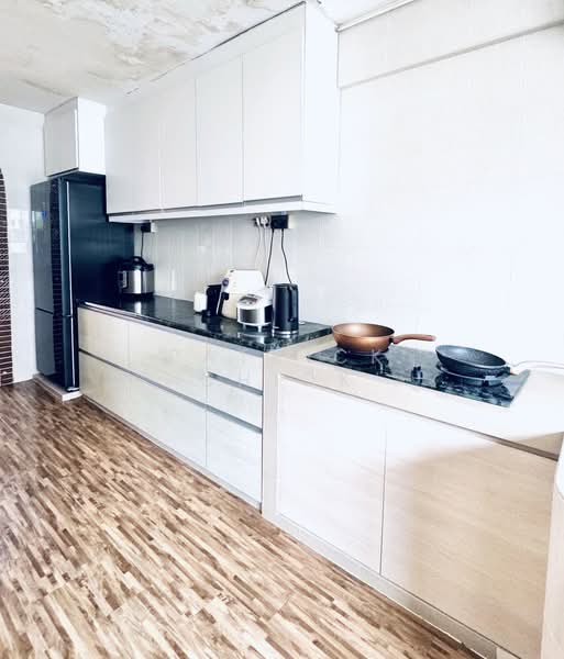 430 Clementi Avenue 3, 430 Clementi Avenue 3, 2 Bedrooms, 721 sqft, HDB Flat For Sale, by Patrick Chiok, 500076229 - Kitchen - PropertyGuru.com.sg
