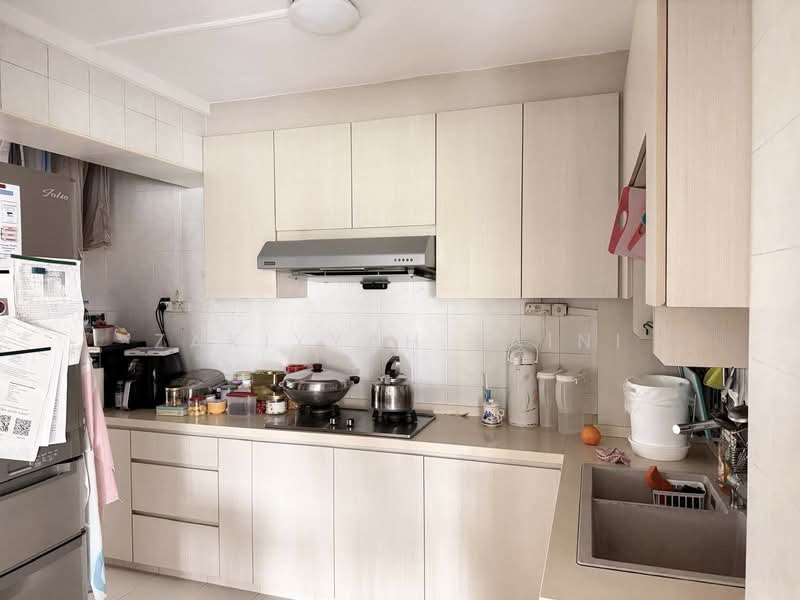 448 Bukit Panjang Ring Road HDB Flat For Sale at S$ 575,000 | PropertyGuru Singapore - Kitchen