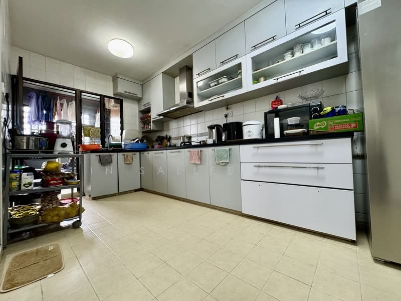 601 Jurong West Street 62 HDB Flat For Sale at S$ 900,000 | PropertyGuru Singapore - Kitchen